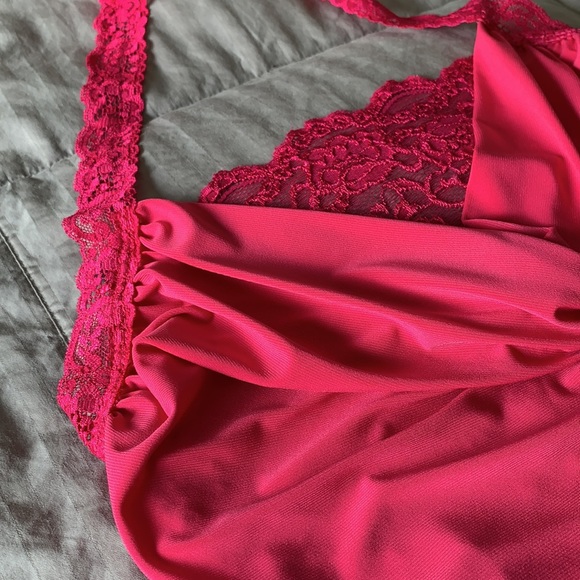 Tie around the neck top - Picture 3 of 4